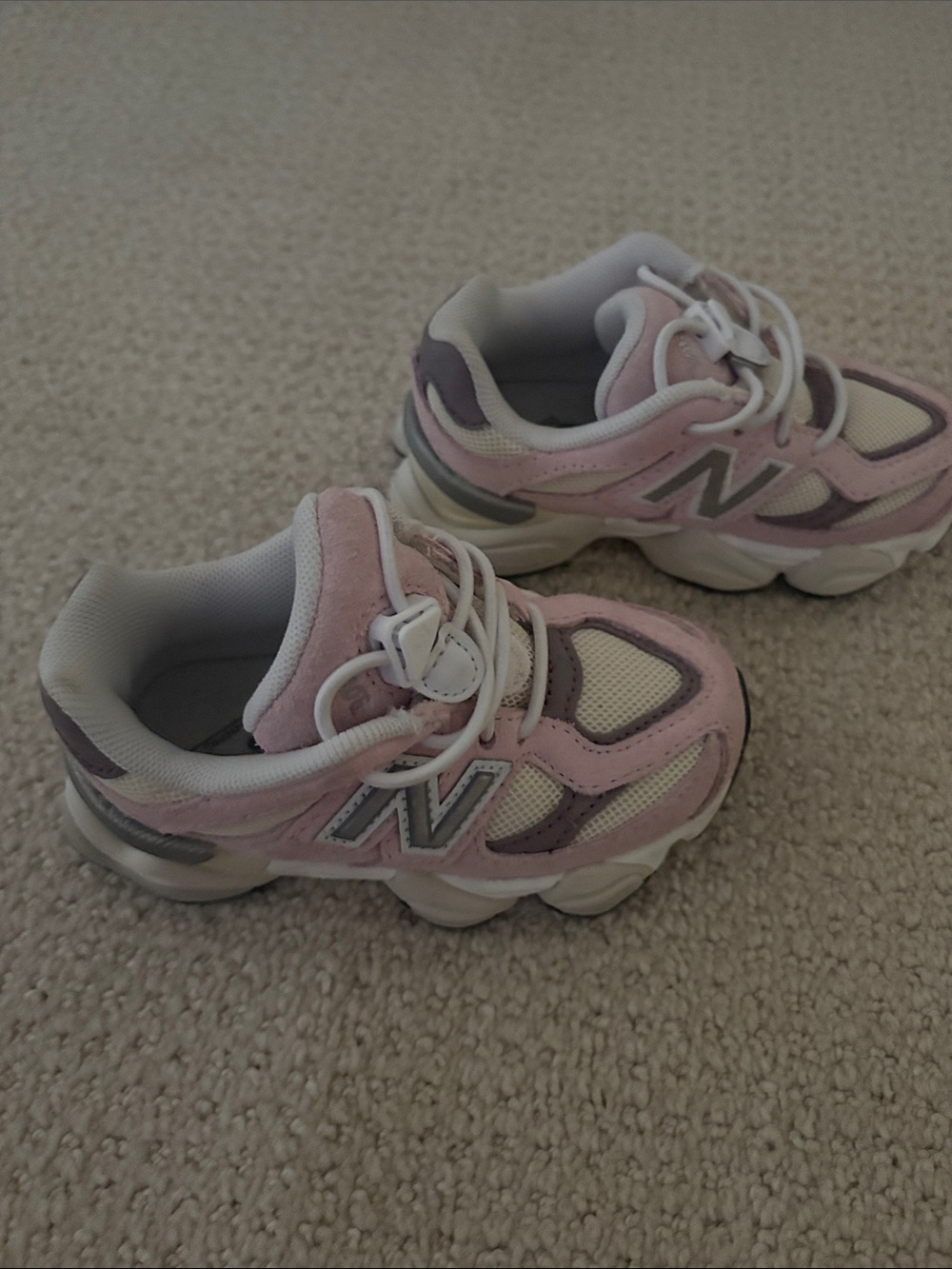 New Balance Kids Pink, Cream, and Gray Athletic Sneakers size 7c